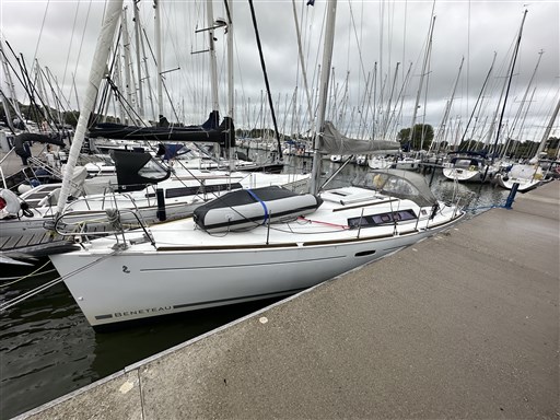 Beneteau Oceanis 37