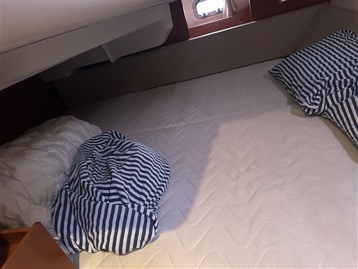 Beneteau Oceanis 37