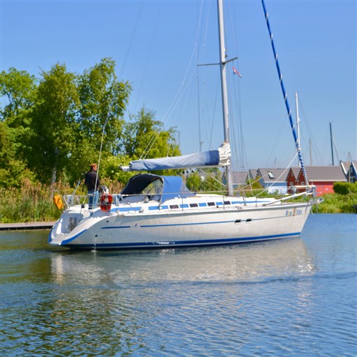 Bavaria 370