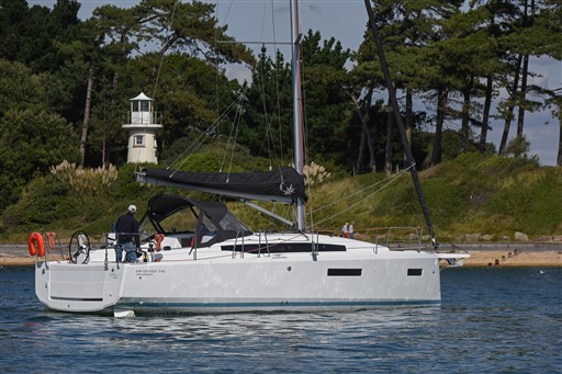 Jeanneau_Sun_Odyssey_380_1.JPG