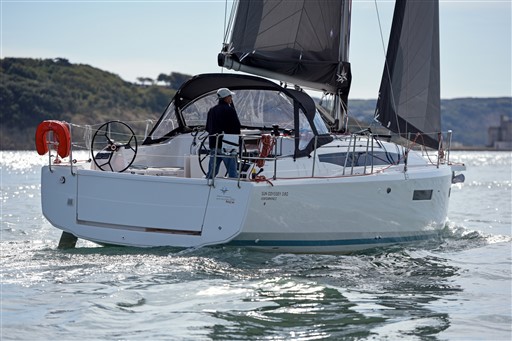 Jeanneau_Sun_Odyssey_380_6.JPG