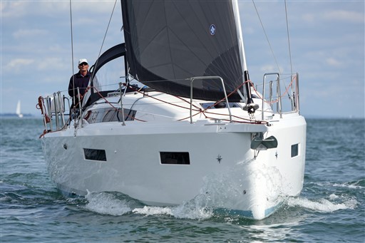 Jeanneau_Sun_Odyssey_380_5.JPG