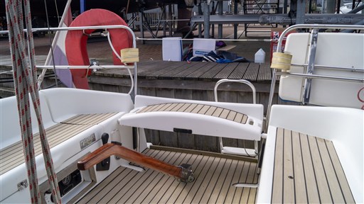 (8) Jeanneau Sun Odyysey 32 (2001)