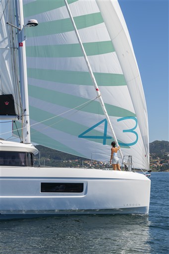 Lagoon 43