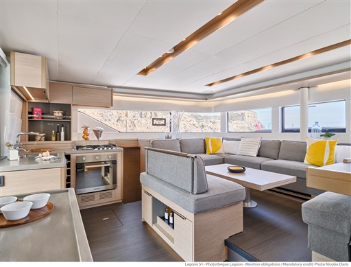 LAGOON-51-INTERIOR-21