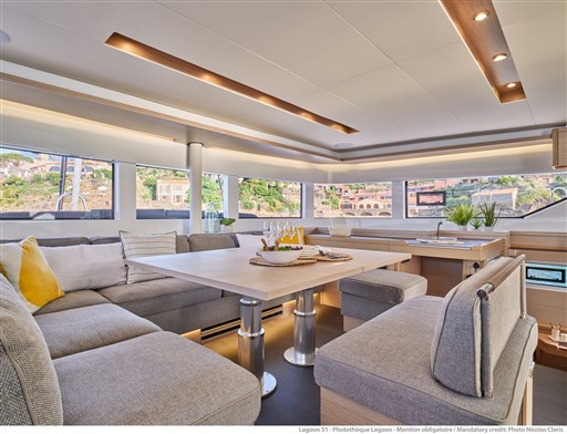 LAGOON-51-INTERIOR-19