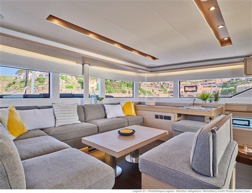 LAGOON-51-INTERIOR-18
