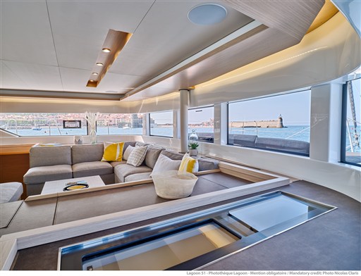 LAGOON-51-INTERIOR-14