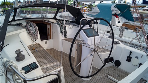 Hanse 375