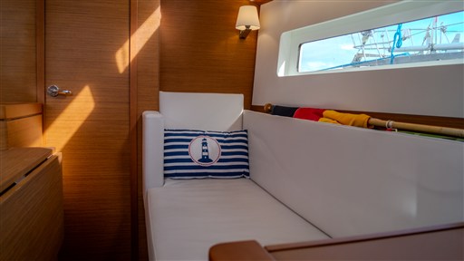Jenneau Sun Odyssey 380
