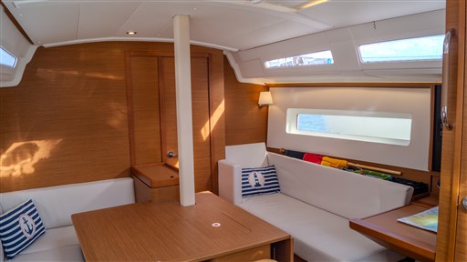 Jenneau Sun Odyssey 380