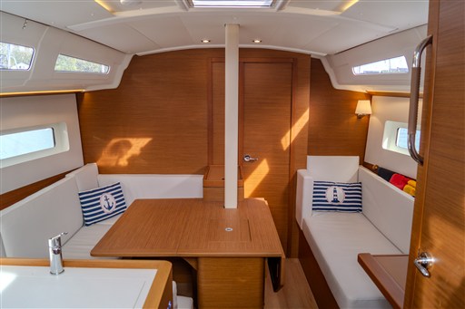 Jenneau Sun Odyssey 380
