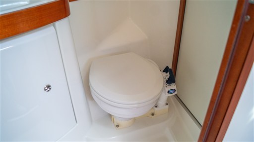 Beneteau Oceanis 40 (43)