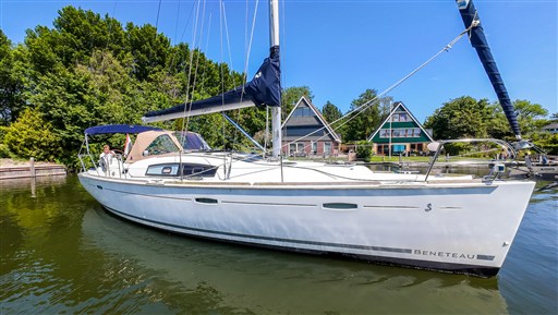 Beneteau Oceanis 40 (6)