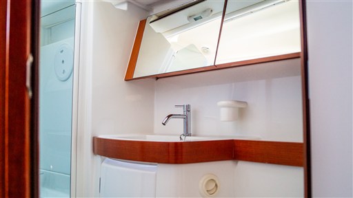 Beneteau Oceanis 40 (54)