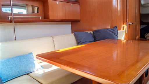 Beneteau Oceanis 40 (32)