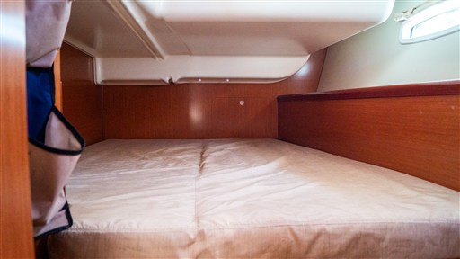 Beneteau Oceanis 40 (28)