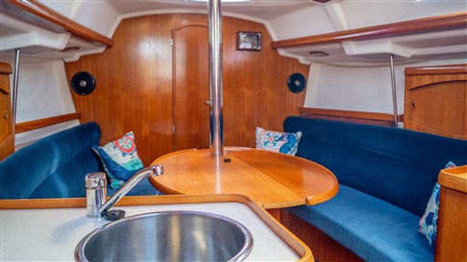 Jeanneau Sun Odyssey 32 (4)