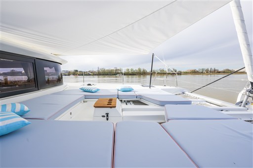 LAGOON_46_ICONIC_EXTERIOR (3)