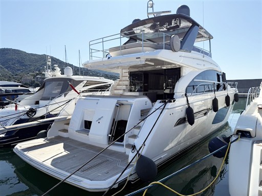 Princess Yachts F70