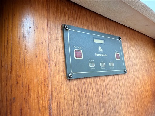 12 (10)
