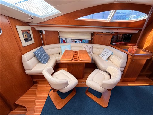 11 (16)