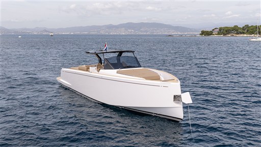 Orange-Yachting-Listing-on-YachtWay-11