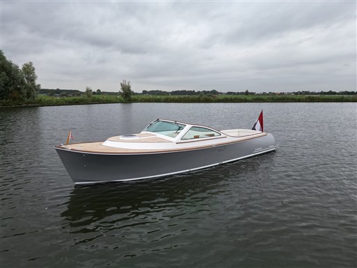 Long Island 33 Runabout