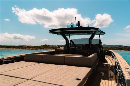 2025 Pardo Yachts 50 on serene water with clear skies.