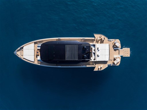 Top view of 2025 Pardo Yachts GT75 luxury yacht on blue water.