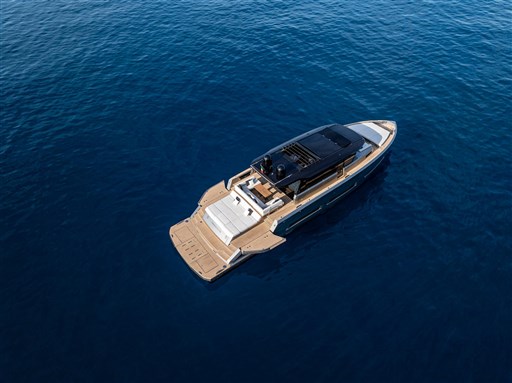 2025 Pardo Yachts GT75 luxury yacht cruising on open blue sea.