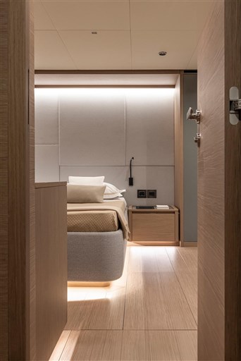 Luxurious interior of 2025 Pardo Yachts GT75, featuring modern bedroom design.