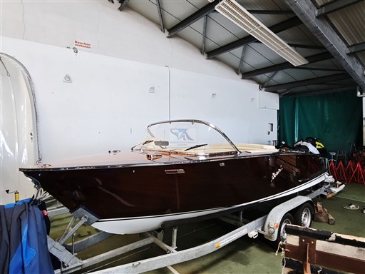 Boesch 590 Cabrio Deluxe CARPE DIEM 32