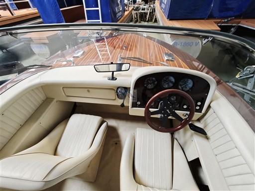 Boesch 590 Cabrio Deluxe CARPE DIEM 17