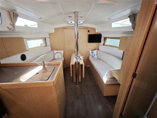 Oceanis 35.1  10