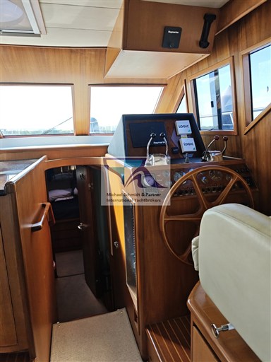 Ocean Alexander 42  18