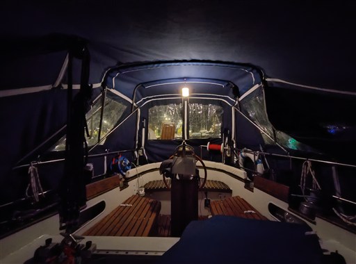 Tuch - Kuchenbude Innenansicht bei Nacht