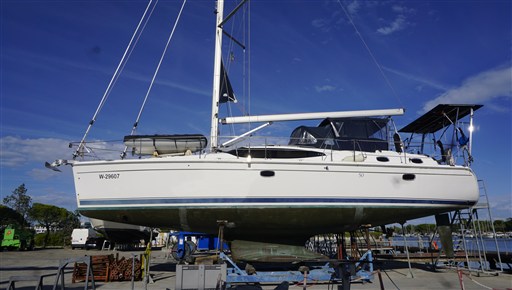 Hunter 50 Centercockpit