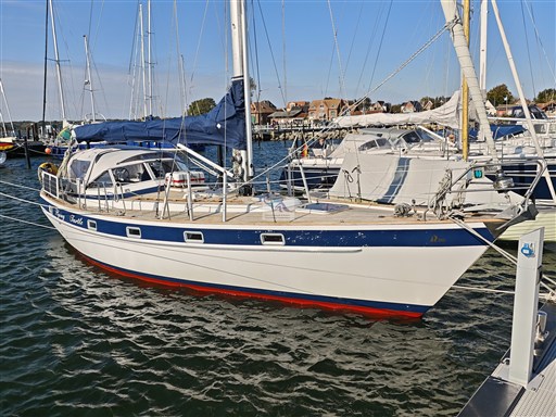Hallberg Rassy 382