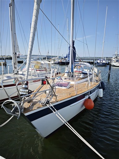 HR 382  51