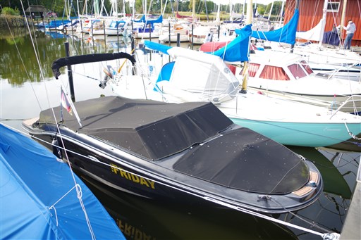Sea Ray 210  2