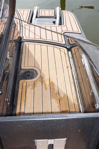 Sea Ray 210  27