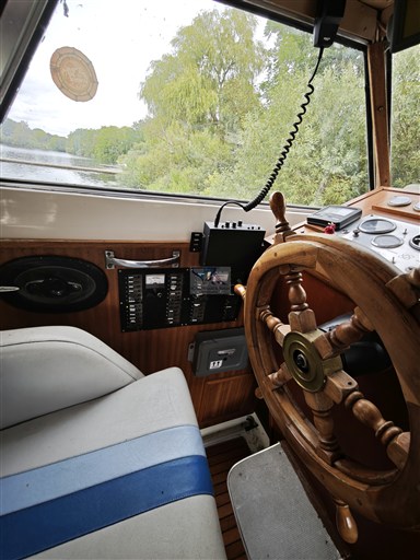 Amerglass 32 AK 33