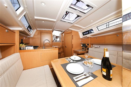 Bavaria 34 Cruiser 21