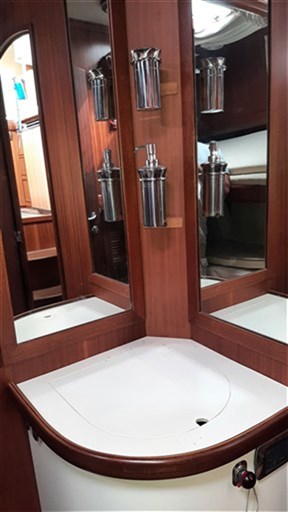 Guest cabin vanity