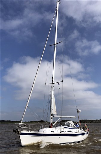 Hallberg Rassy 37