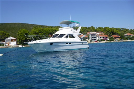 Fairline Brava 33