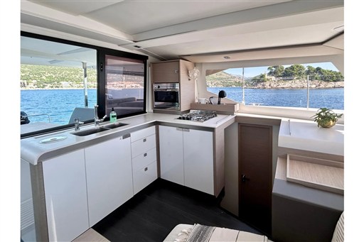 2021-fountaine-pajot-isla-40-sail-9970525-20251006194528330-3
