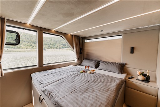 Hausboot Compact 19