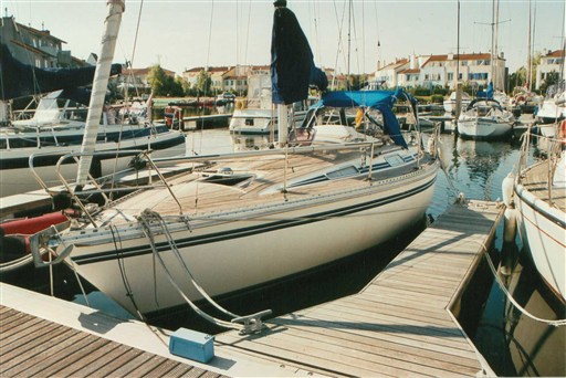 b22